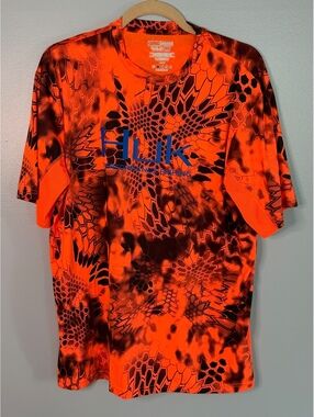Huk Performance Fishing Shirt in Orange and Black - Medium